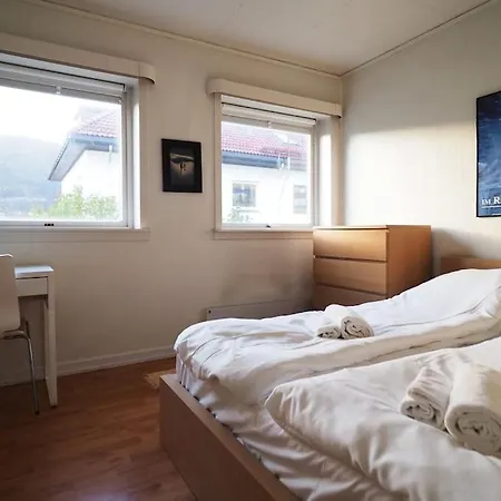500m To Light Rail, Street Parking, Flex Check-in Bergen