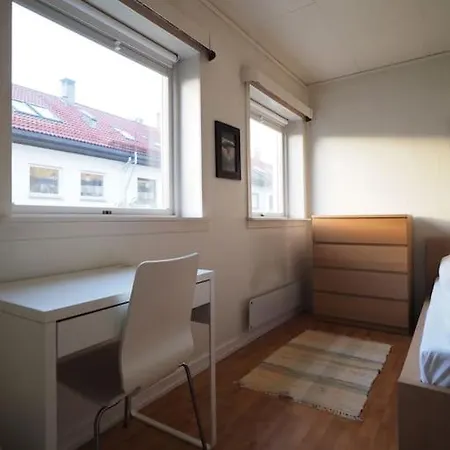 500m To Light Rail, Street Parking, Flex Check-in * Bergen